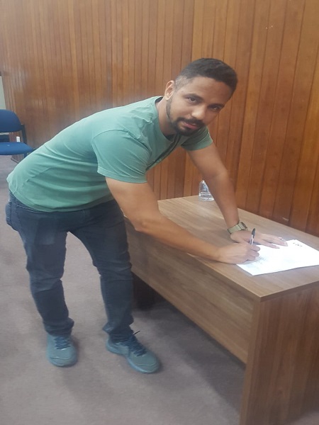 Assistente adm Emerson 5 - 450 x 600