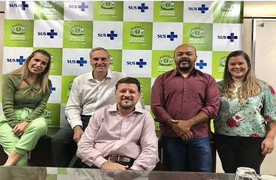 Francine e secretário Saúde Goiânia 1 - 398 x 260